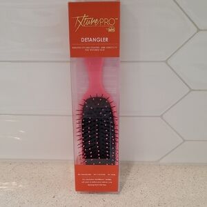 Pink and Black Detangler